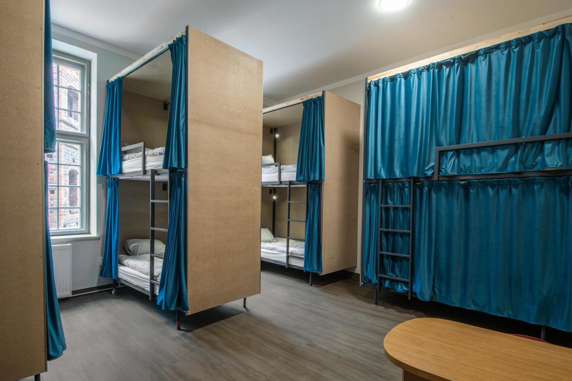 Hostel Happy Street *