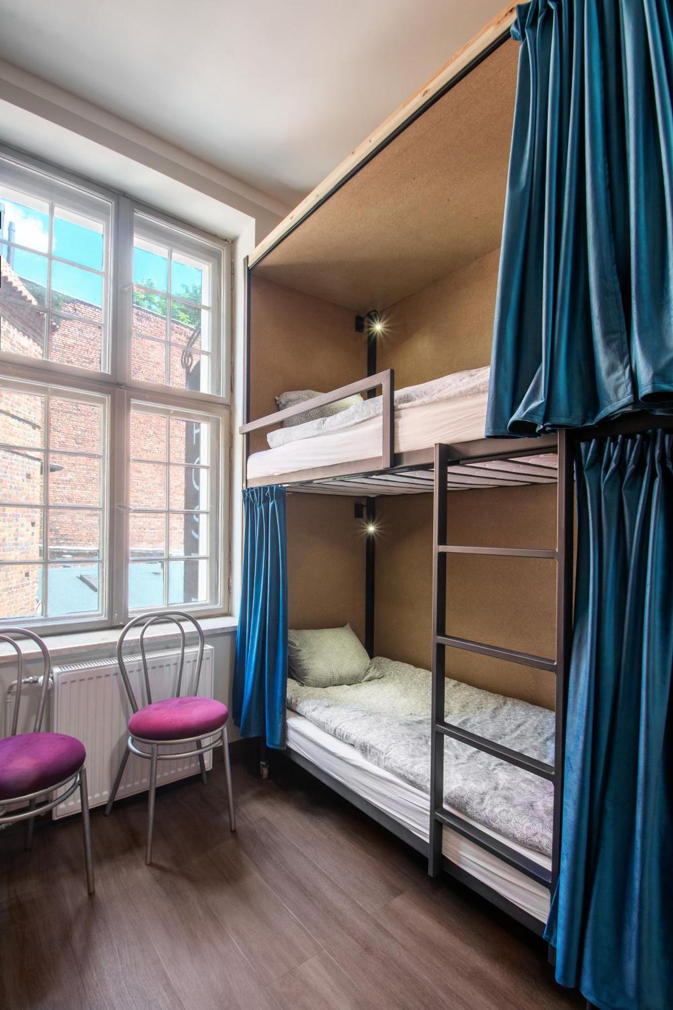 Happy Street Hostel *